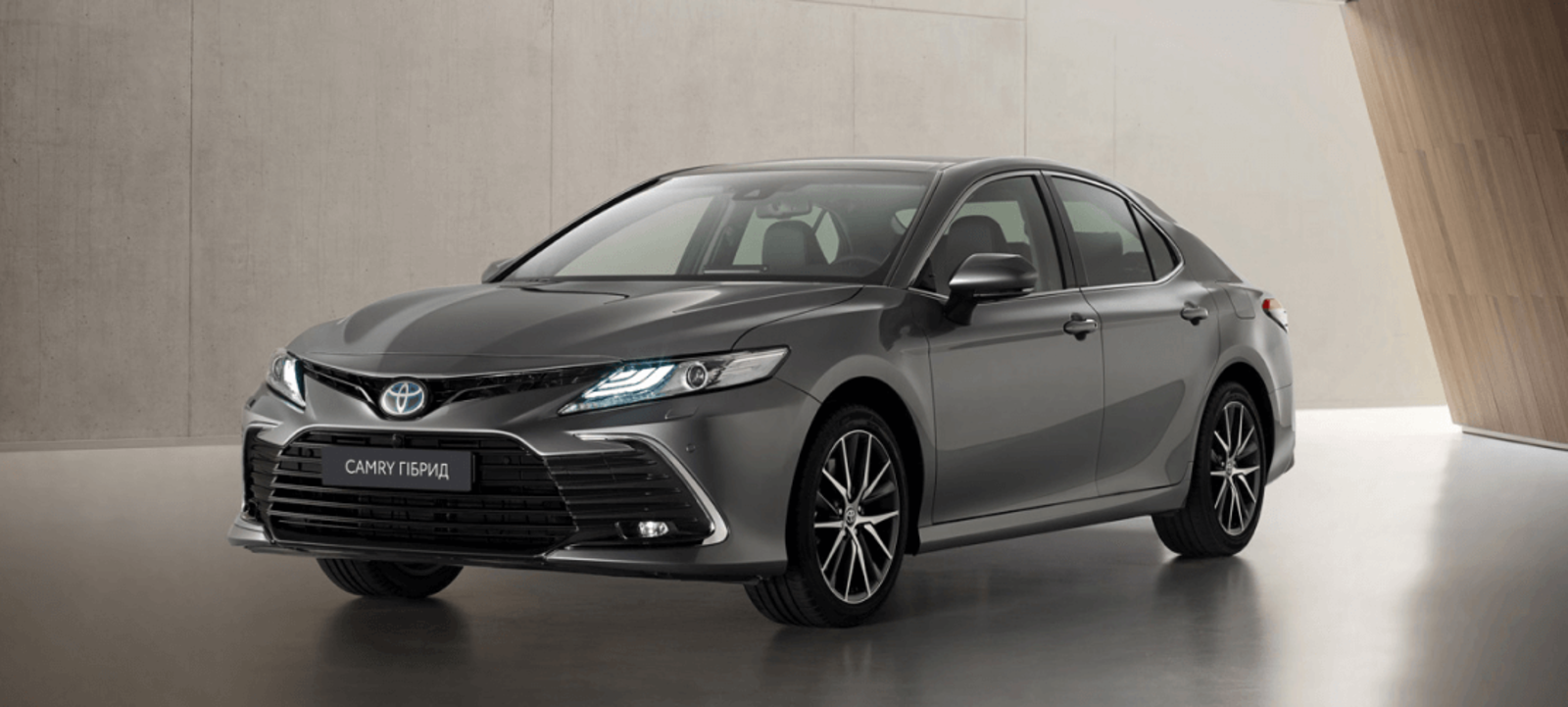 ОБНОВЛЕННАЯ TOYOTA CAMRY 