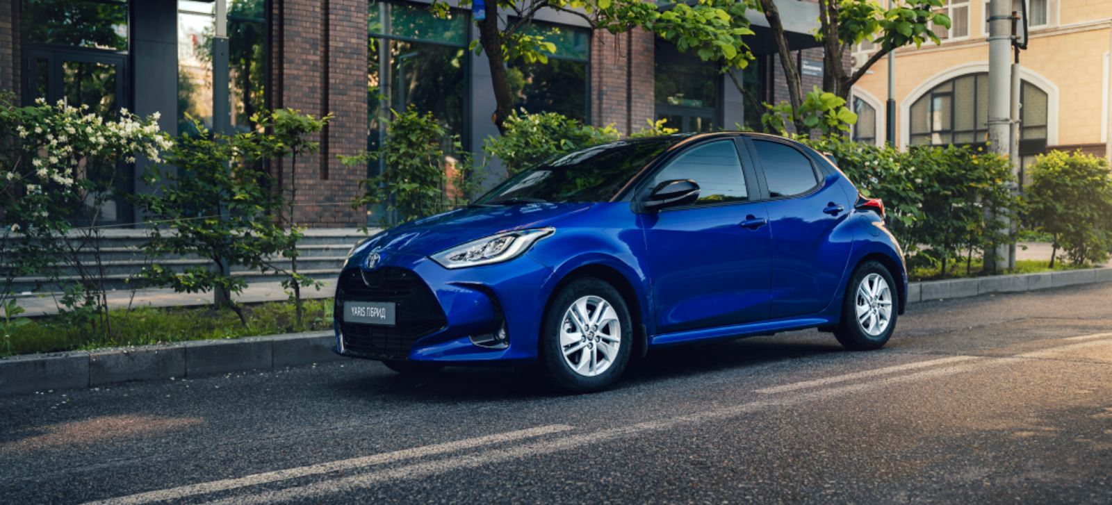 НОВЫЙ YARIS ГИБРИД